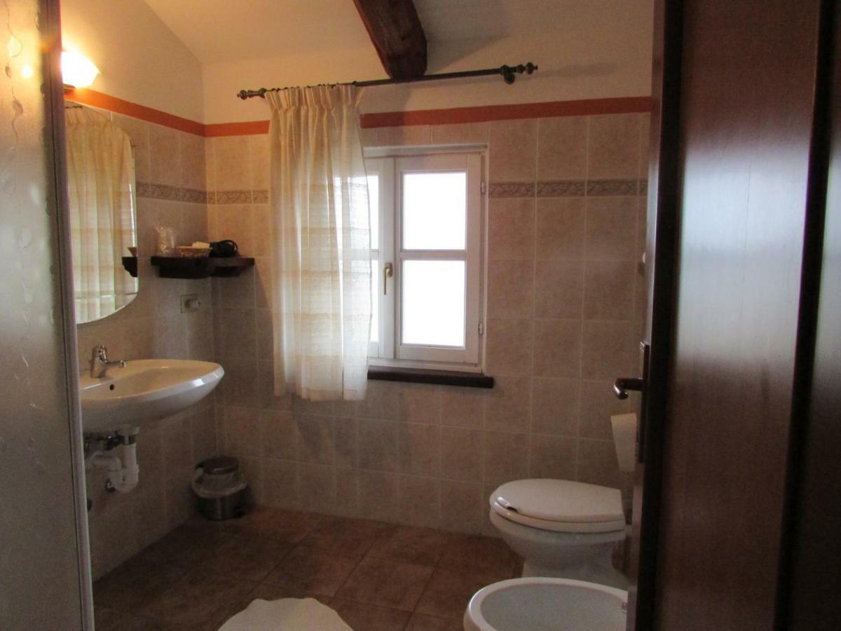 Agriturismo Cascina Barin Roddi Exterior foto